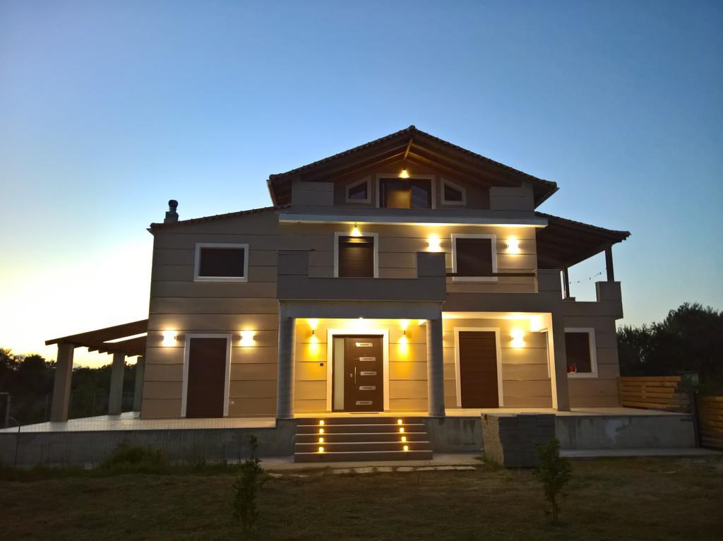 Villa Luna Kalamaki  Luaran gambar