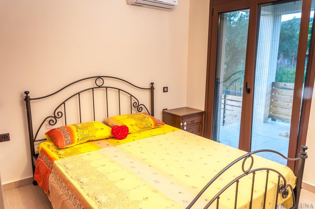 Villa Luna Kalamaki  Luaran gambar