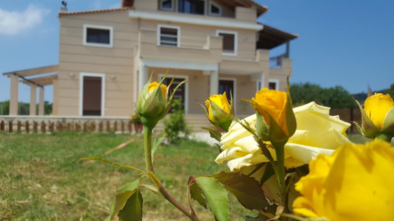 Villa Luna Kalamaki  Luaran gambar
